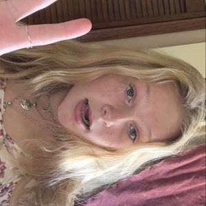 Meet your Posher, Avery